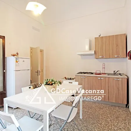 Apartment Gdcasevacanza -centralissimo Su Corso Roma-